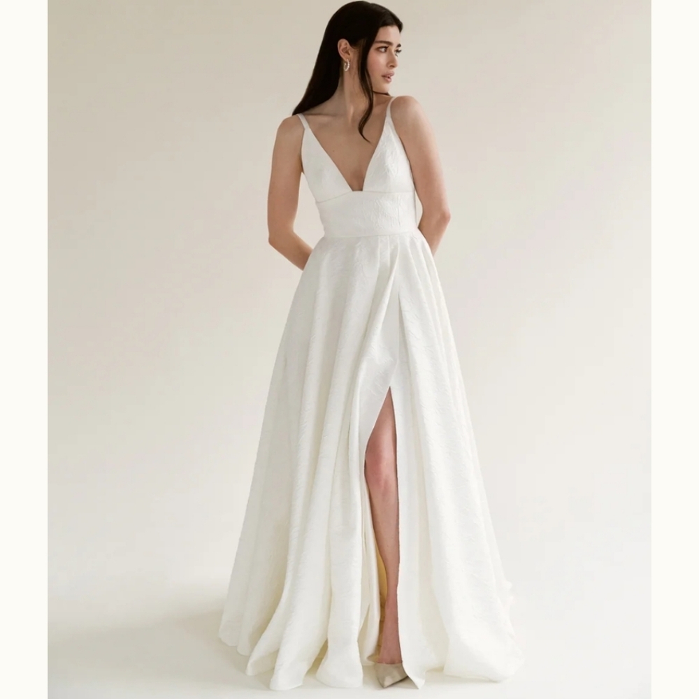 Georgia luxurious jacquard wedding dress with a wide waistband- Ivory